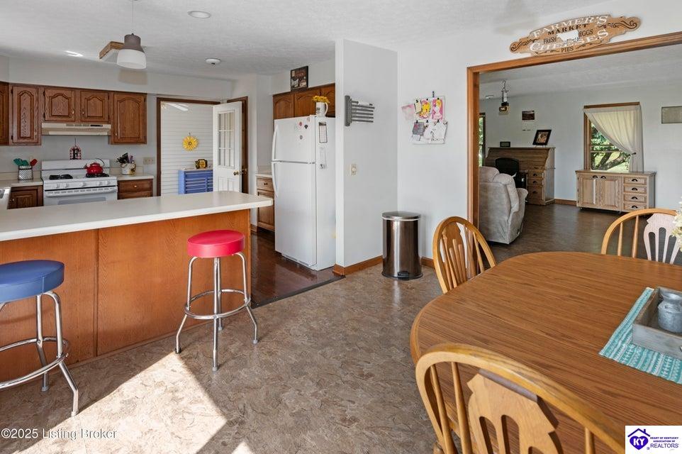 253 Boiling Springs Road Munfordville, KY 42765 #4