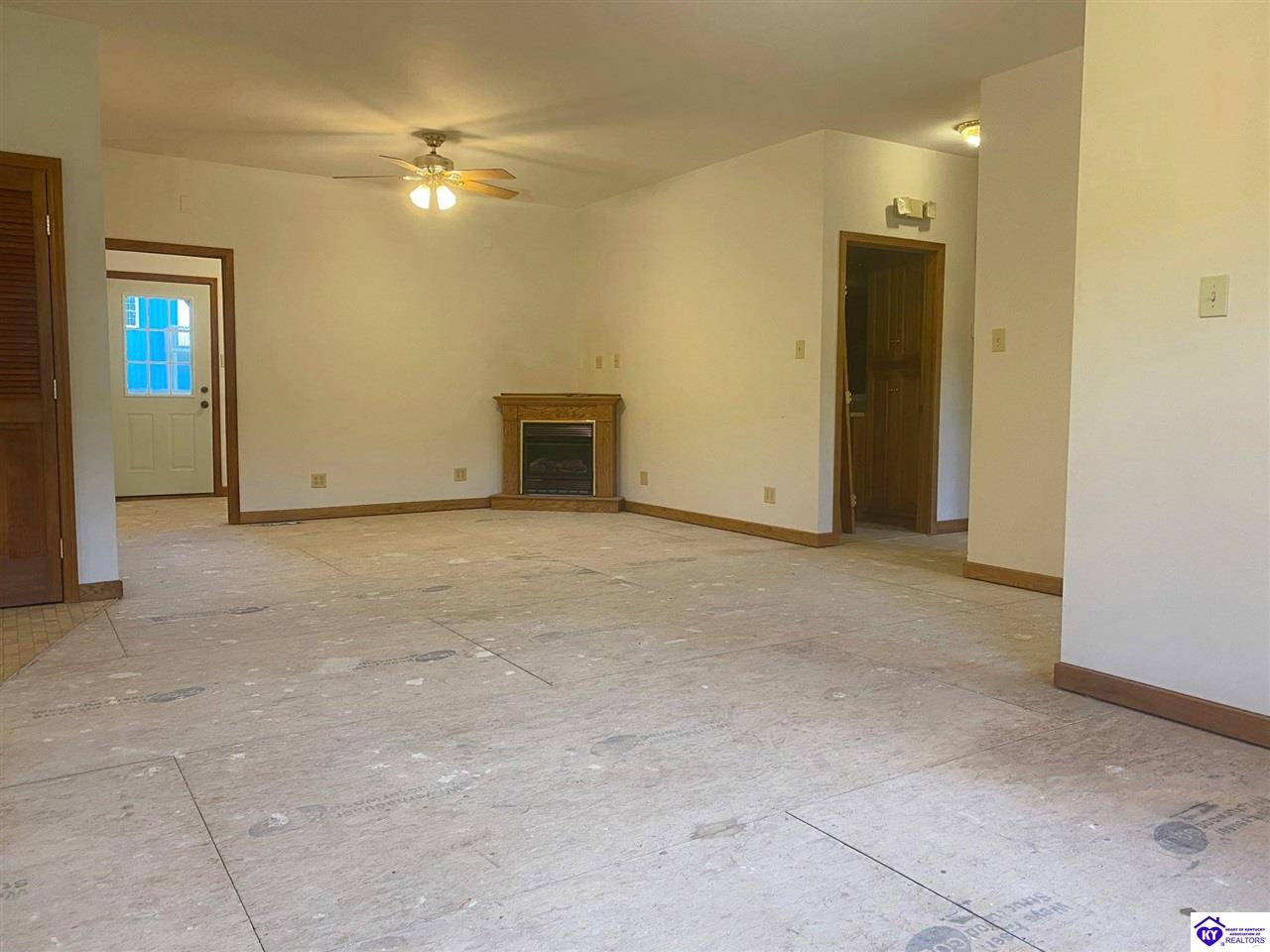 4691 St John Road Elizabethtown, KY 42701 #3