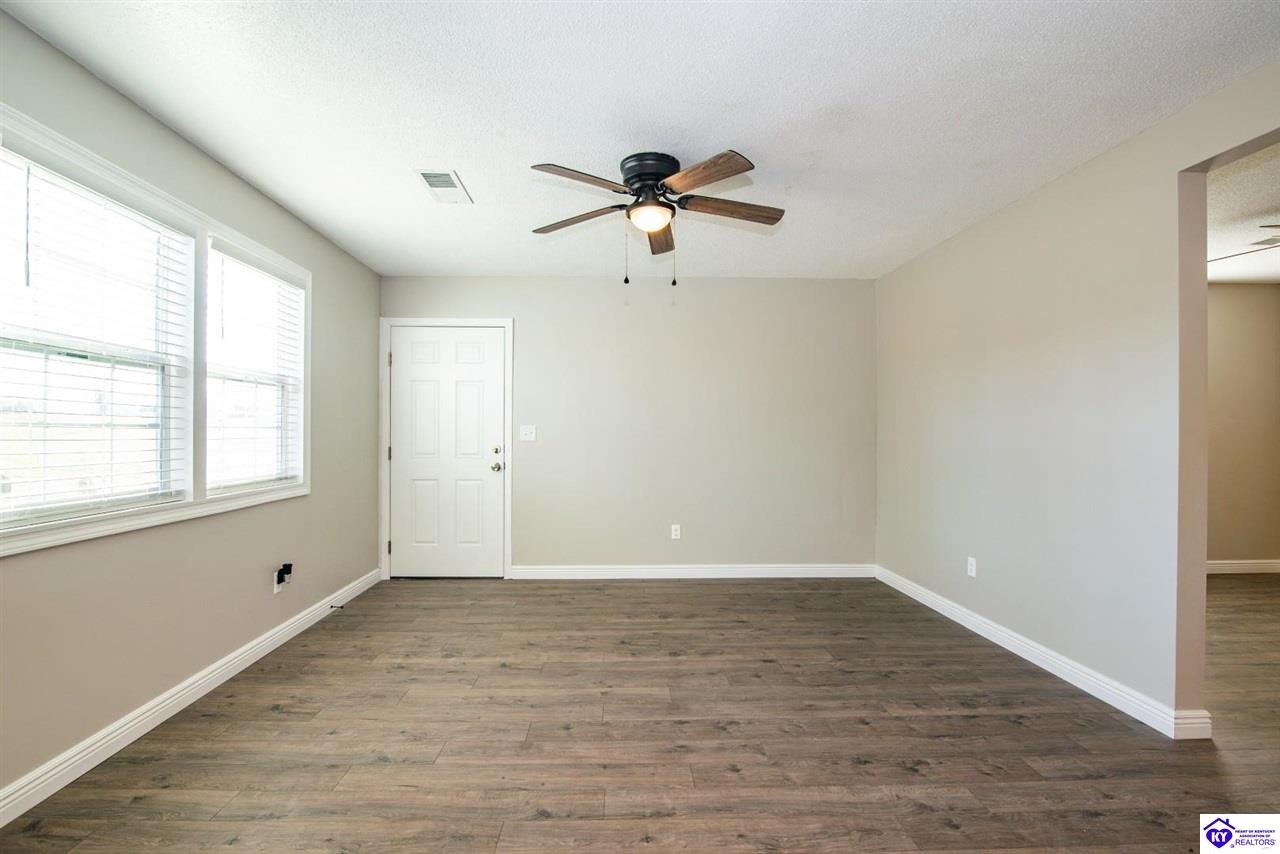 1985 Campbellsville Road Hodgenville, KY 42748 #4