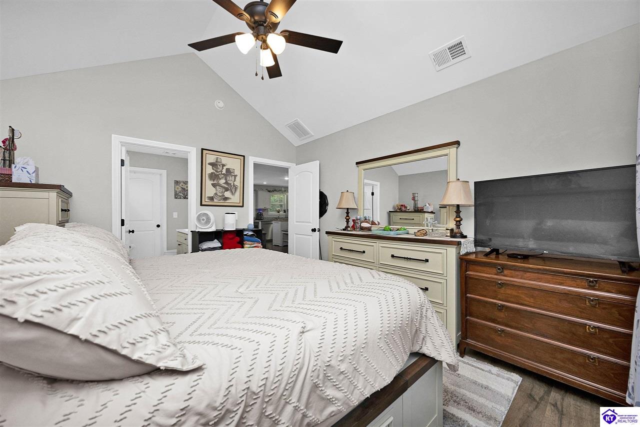 102 Shallow Springs Court Bardstown, KY 40004 #4