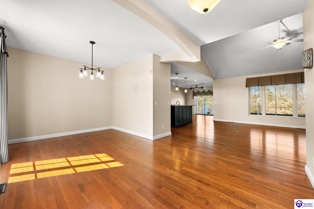 145 Mary Lee Street Elizabethtown, KY 42701 #4