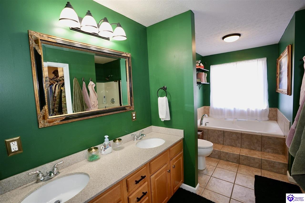 1895 Thomas Road Rineyville, KY 40162 #4
