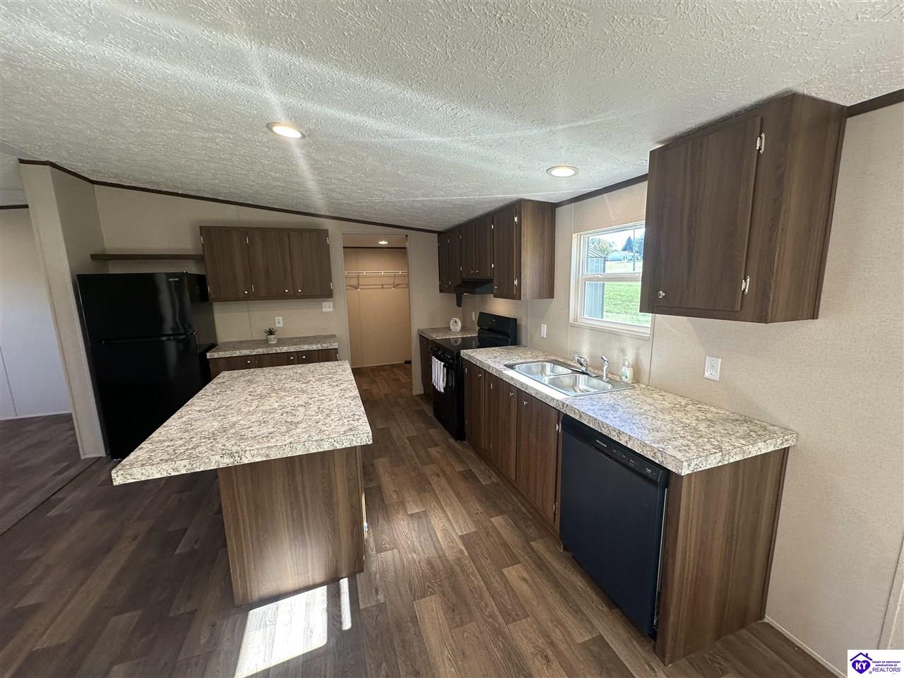 100 N Center Street Irvington, KY 40146 #3