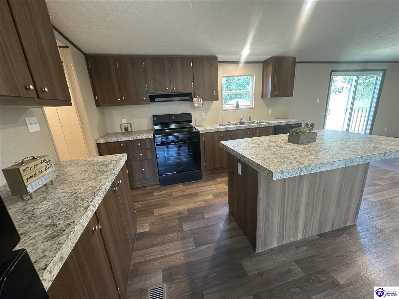 104 N Center Street Irvington, KY 40146 #2