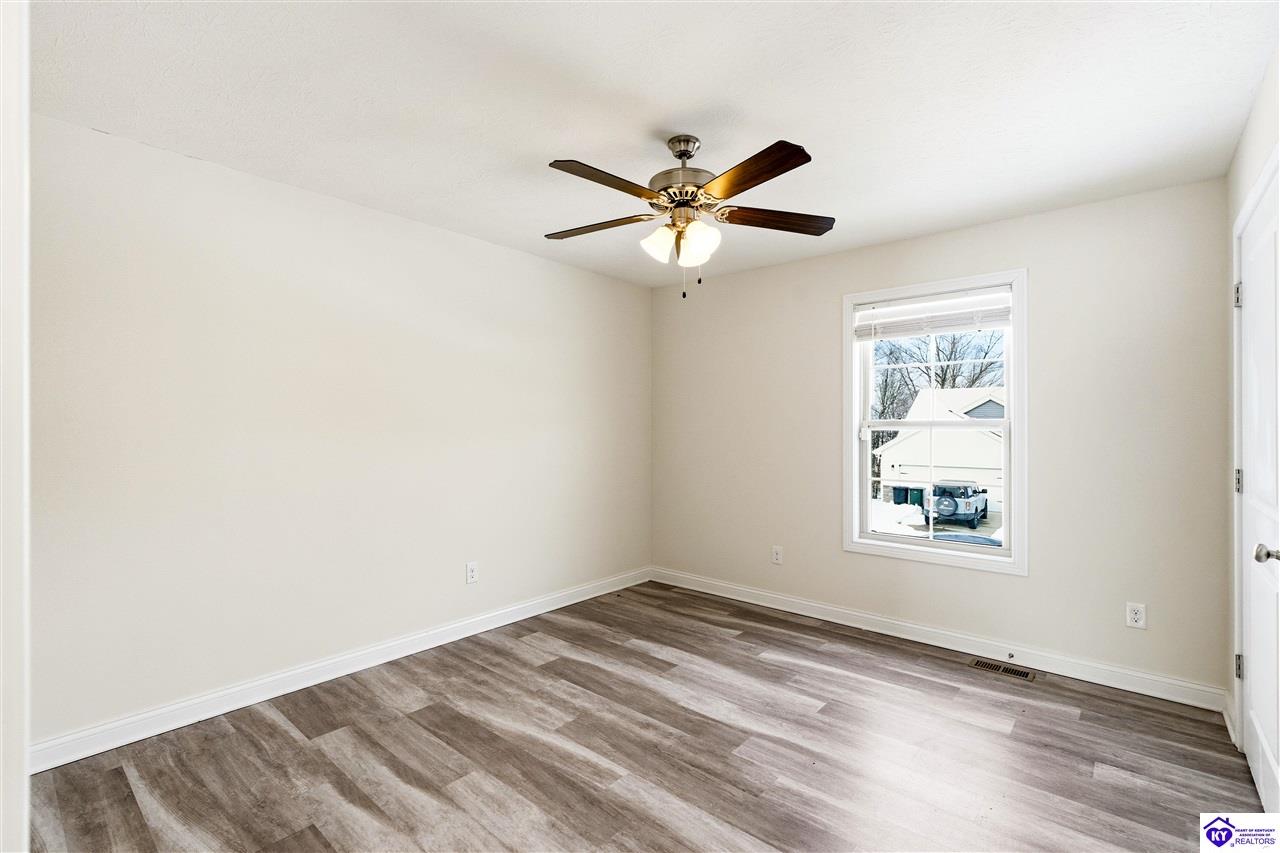 125 Sawgrass Avenue Vine Grove, KY 40175 #4