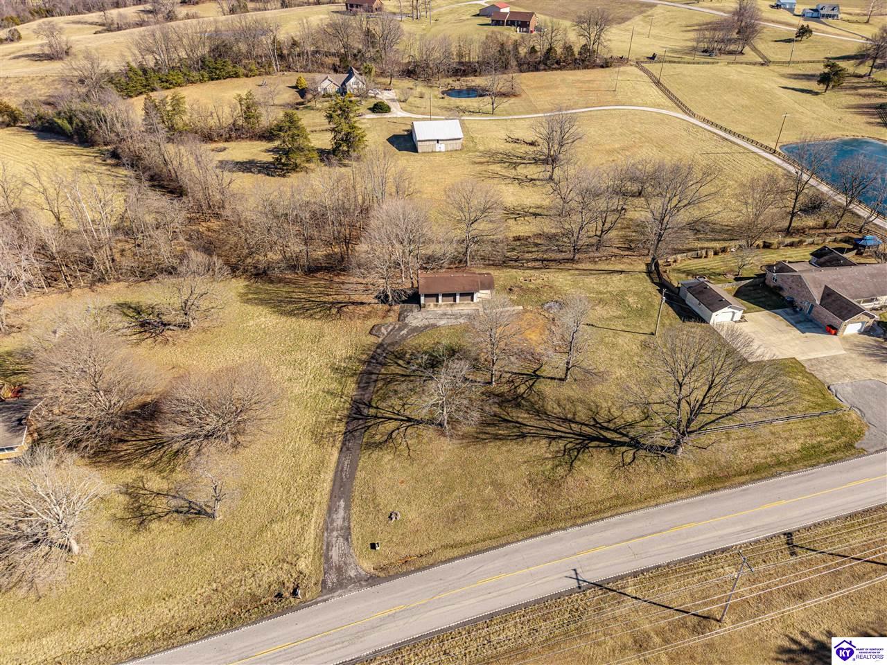 4262 Shepherdsville Road Elizabethtown, KY 42701 #4