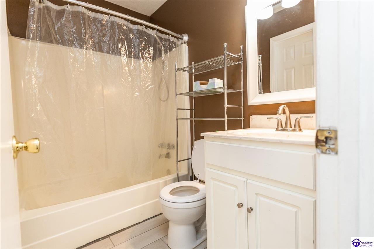 23 W Airview Drive Elizabethtown, KY 42701 #4