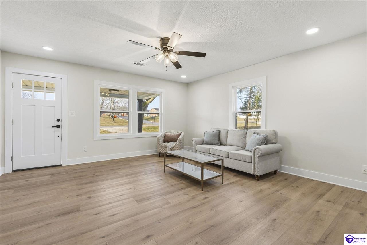 3430 Hodgenville Road Elizabethtown, KY 42701 #4