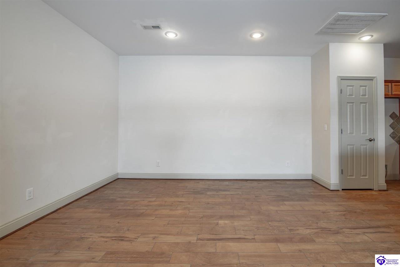 400B Lincoln Avenue Elizabethtown, KY 42701 #4