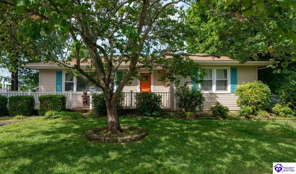 427 S Deepwood Drive Radcliff, KY 40160 #1