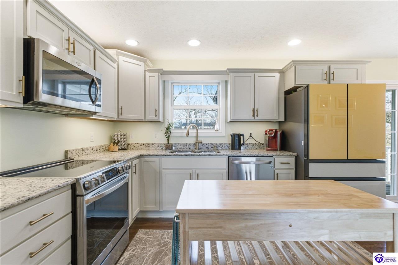 618 Trinity Drive Rineyville, KY 40162 #4