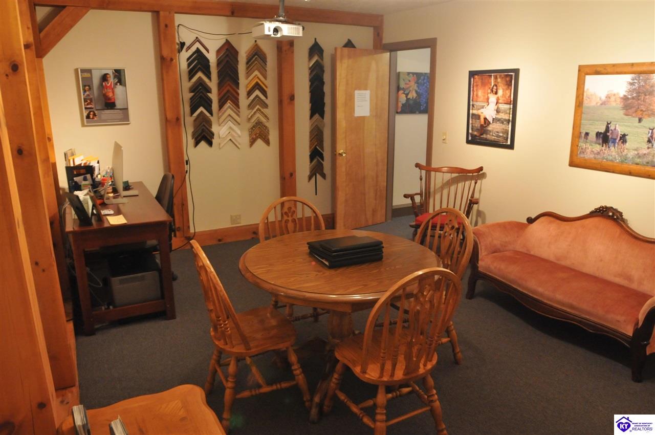 2791 Shepherdsville Road Elizabethtown, KY 42701 #4