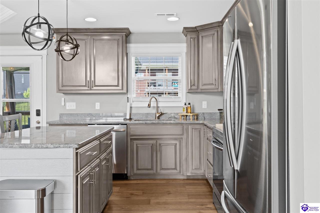 213 Elegance Way Elizabethtown, KY 42701 #3