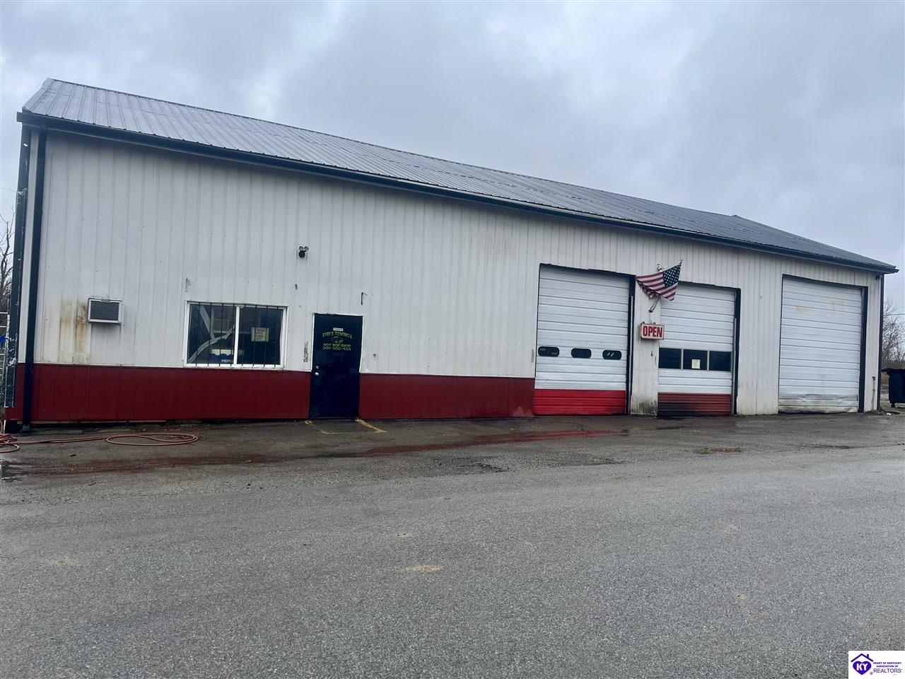 125 Gordon Ford RdWillisburg,&nbsp;KY&nbsp;40078