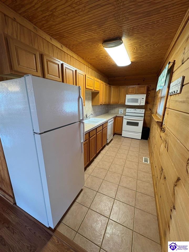 180 Tulip Lane Columbia, KY 42728 #2