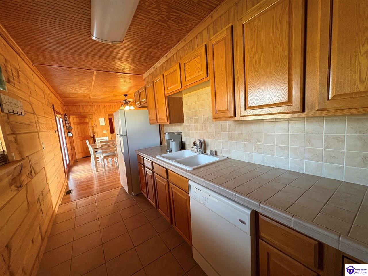 180 Tulip Lane Columbia, KY 42728 #4