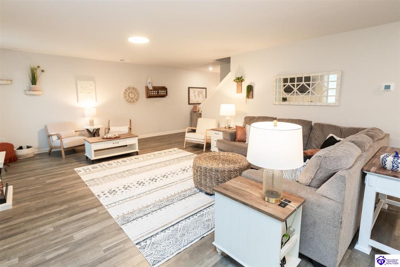 113 Elegance Way Elizabethtown, KY 42701 #3