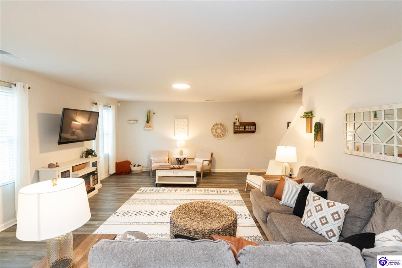 113 Elegance Way Elizabethtown, KY 42701 #4