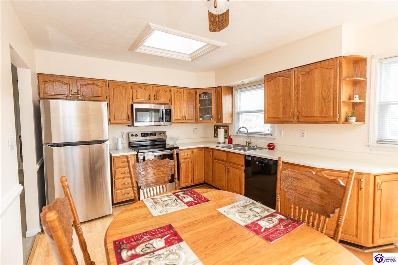1526 Sanders Lane Louisville, KY 40216 #2