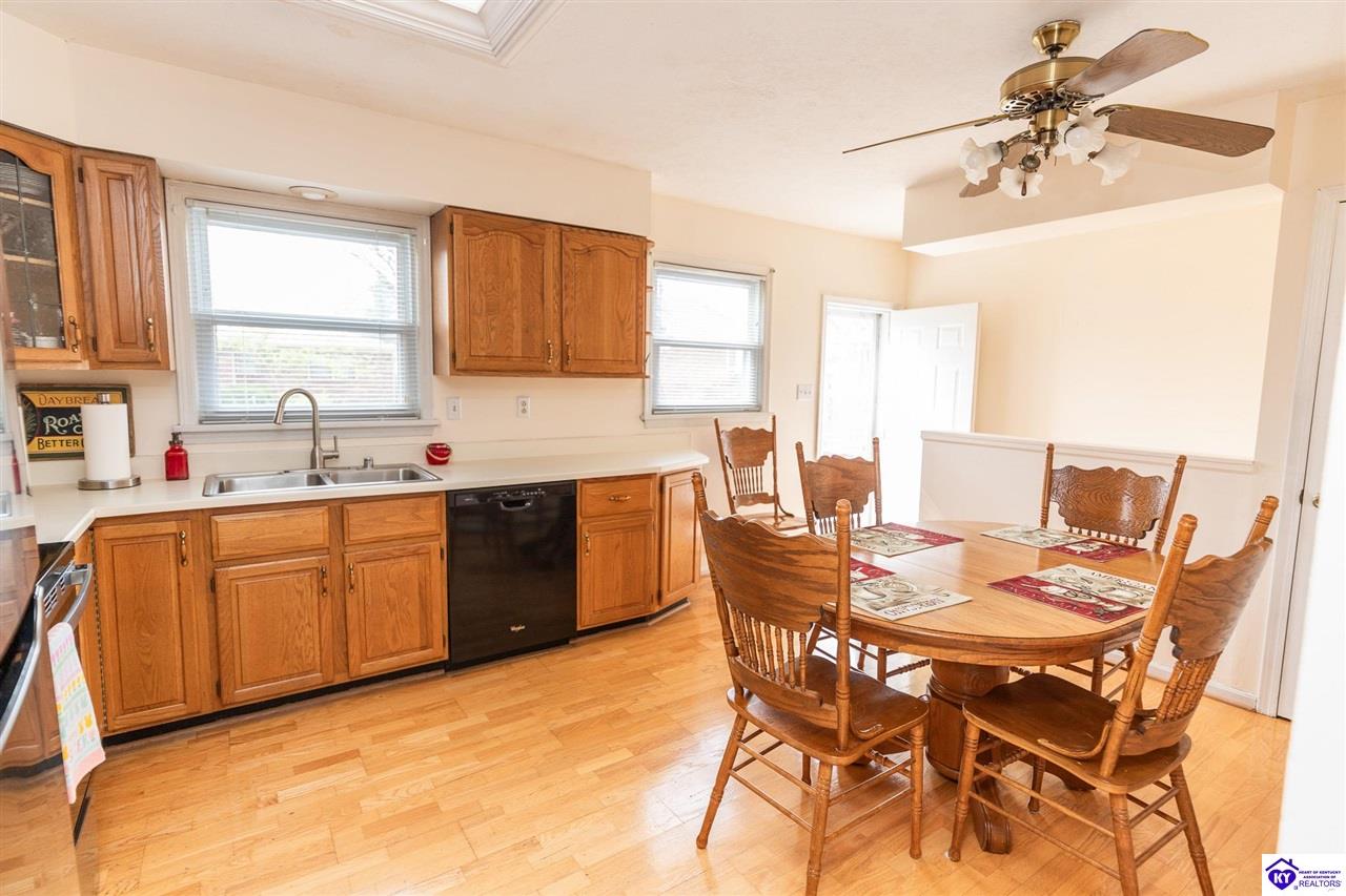 1526 Sanders Lane Louisville, KY 40216 #4
