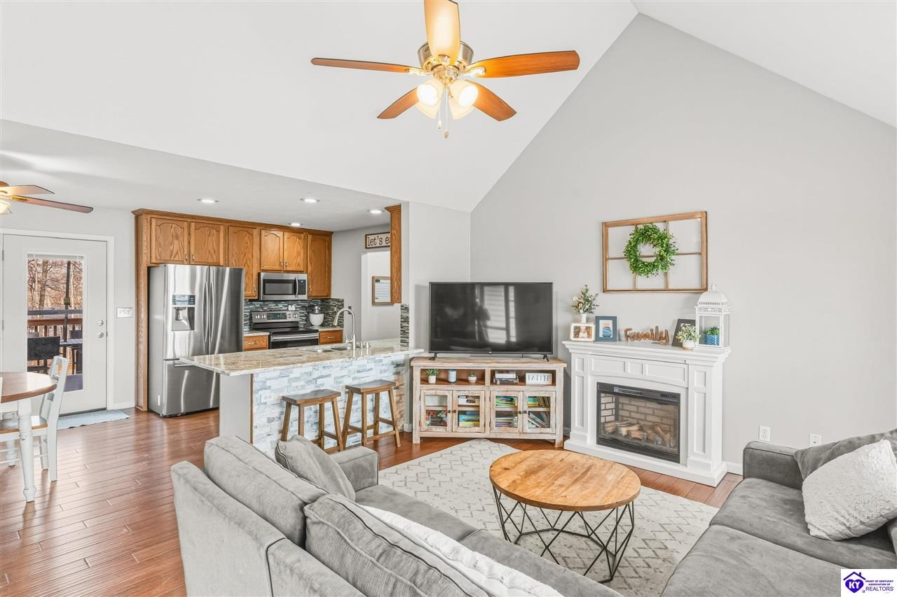 70 Strawberry Circle Brandenburg, KY 40108 #2