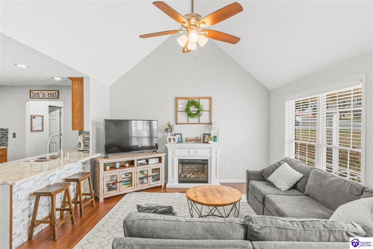 70 Strawberry Circle Brandenburg, KY 40108 #4