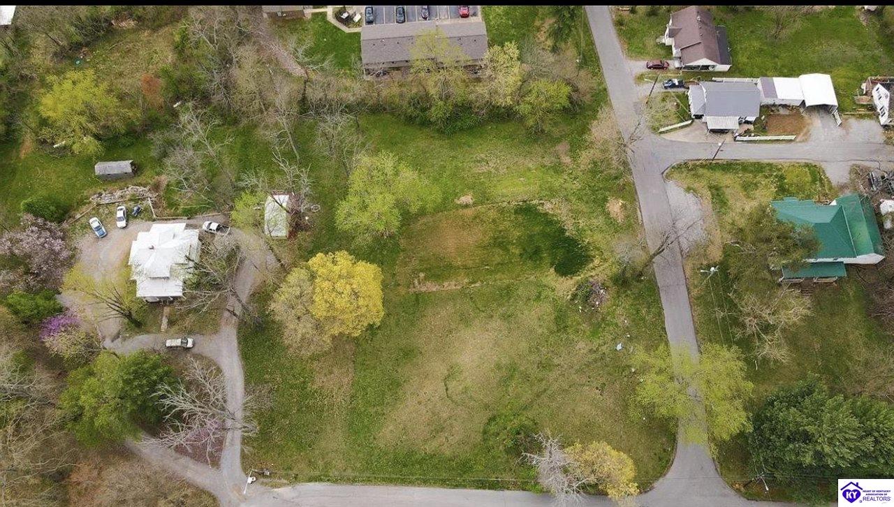 137 Coppock StreetCampbellsville,&nbsp;KY&nbsp;42718