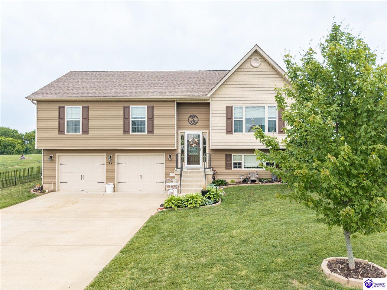 27 reins court Elizabethtown, KY 42701