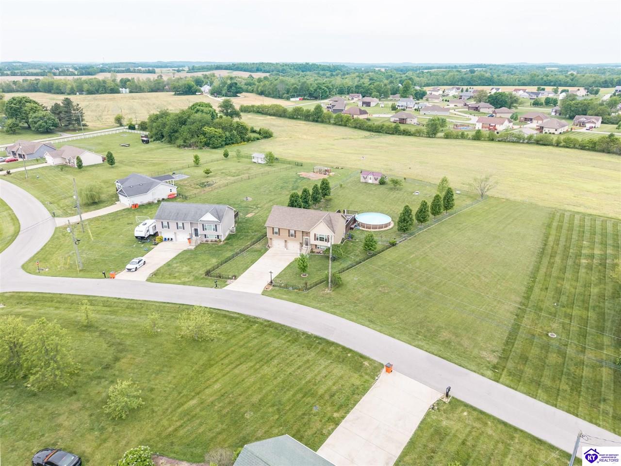 27 Reins Court Elizabethtown, KY 42701 #4