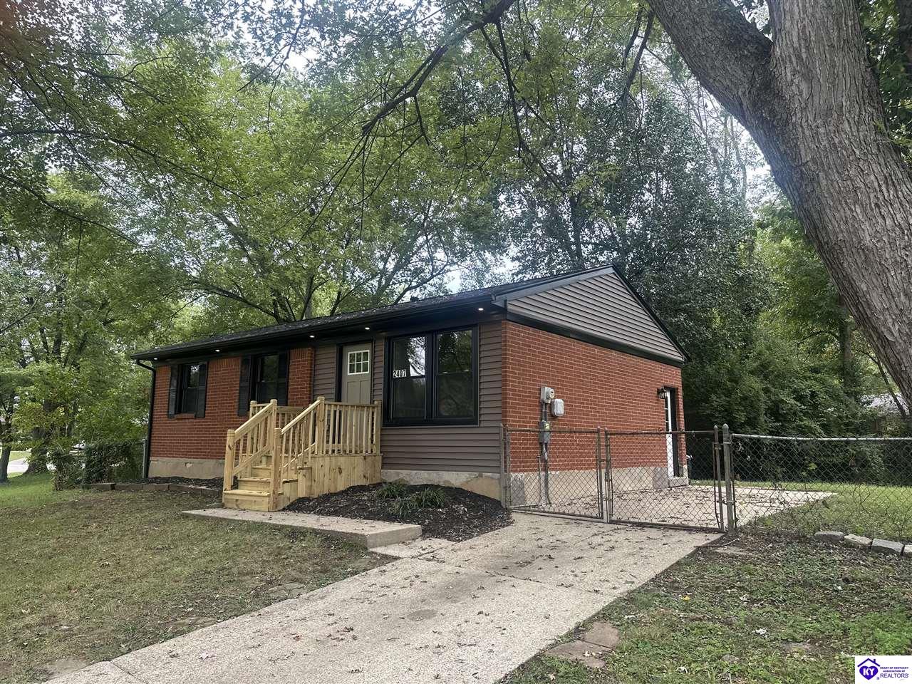 2407 Kings Cross Court Louisville, KY 40272 #1