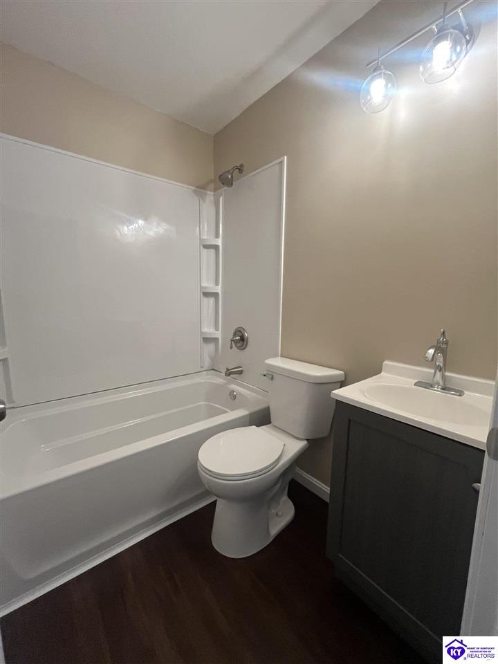 2407 Kings Cross Court Louisville, KY 40272 #2