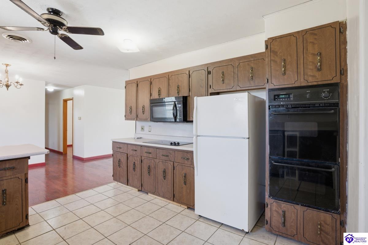 694 N Logsdon Parkway Radcliff, KY 40160 #4