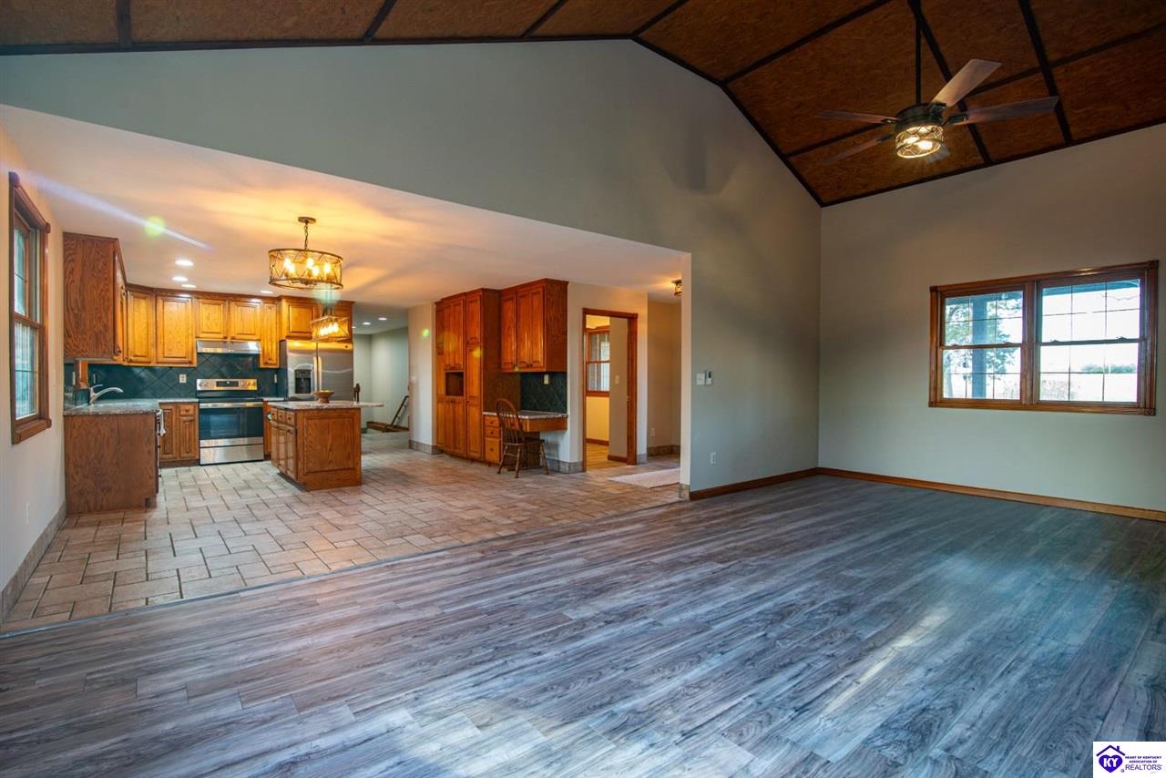 1974 N Grandview Church Road Cecilia, KY 42724 #2