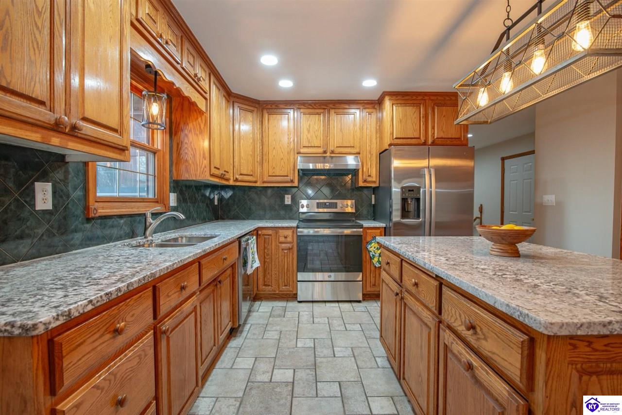 1974 N Grandview Church Road Cecilia, KY 42724 #4
