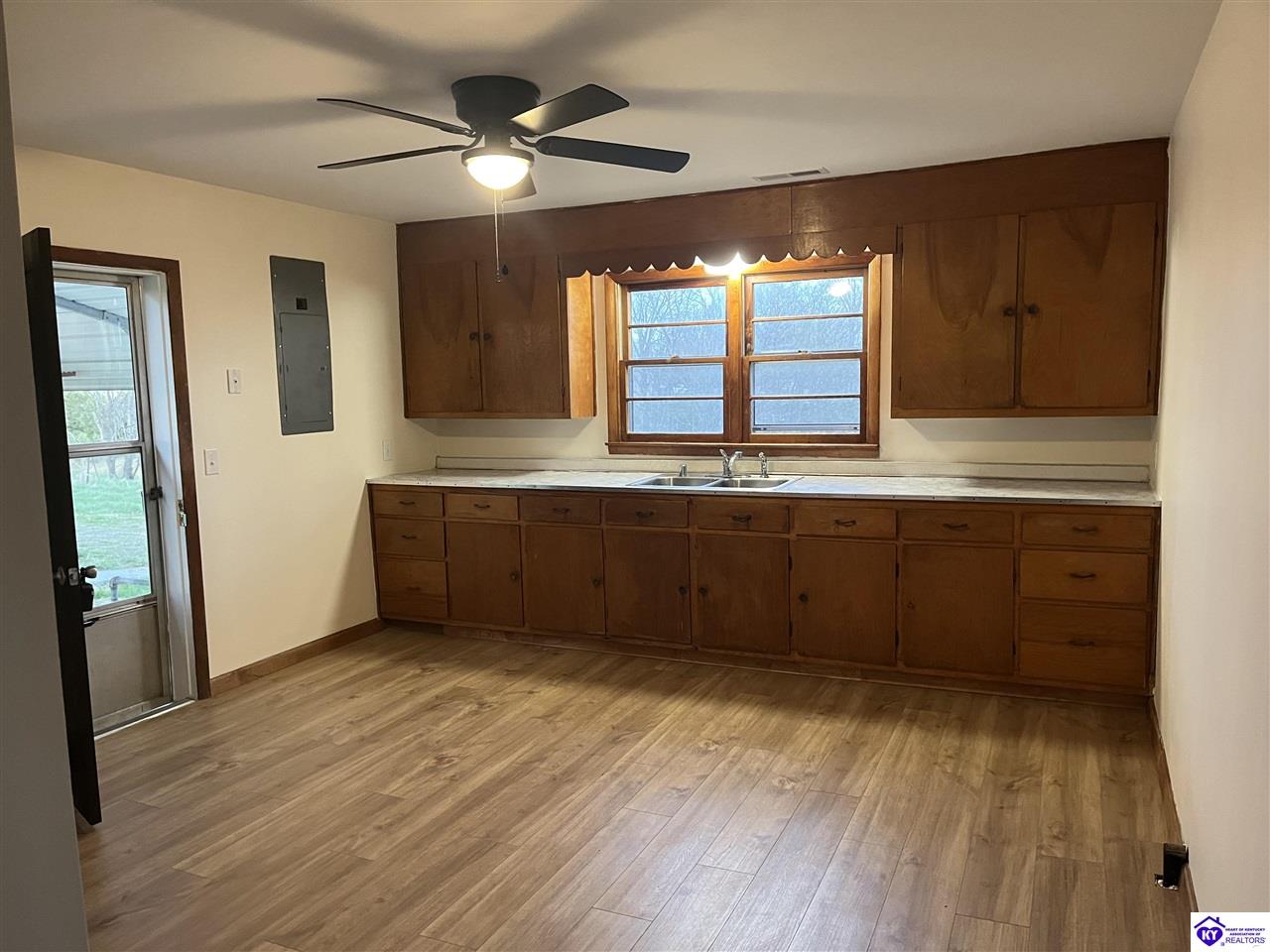 1930 Bucknersville RoadGreensburg,&nbsp;KY&nbsp;42743