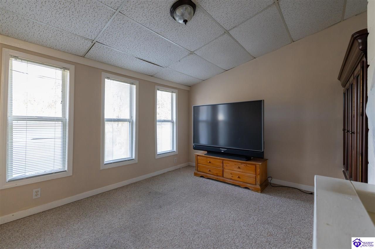 284 N Logsdon Parkway Radcliff, KY 42701 #2