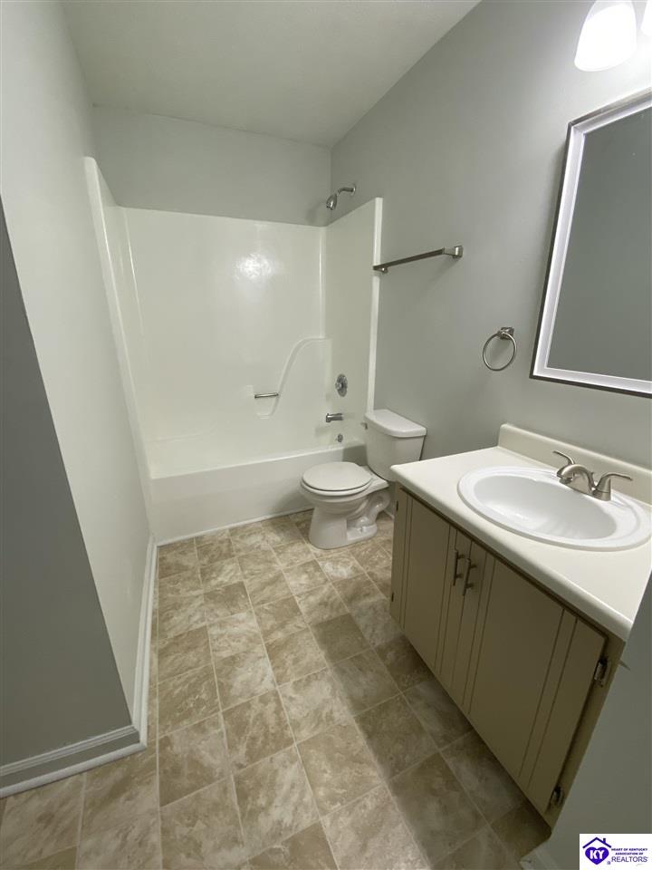 2634 Lake Road North Radcliff, KY 40160 #3