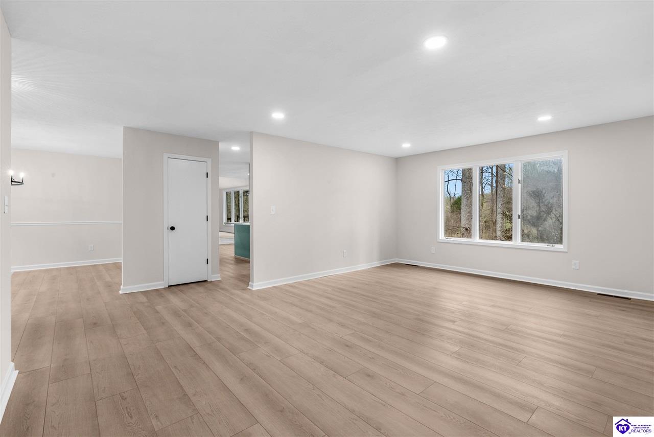 328 Thicket Drive Elizabethtown, KY 42701 #4