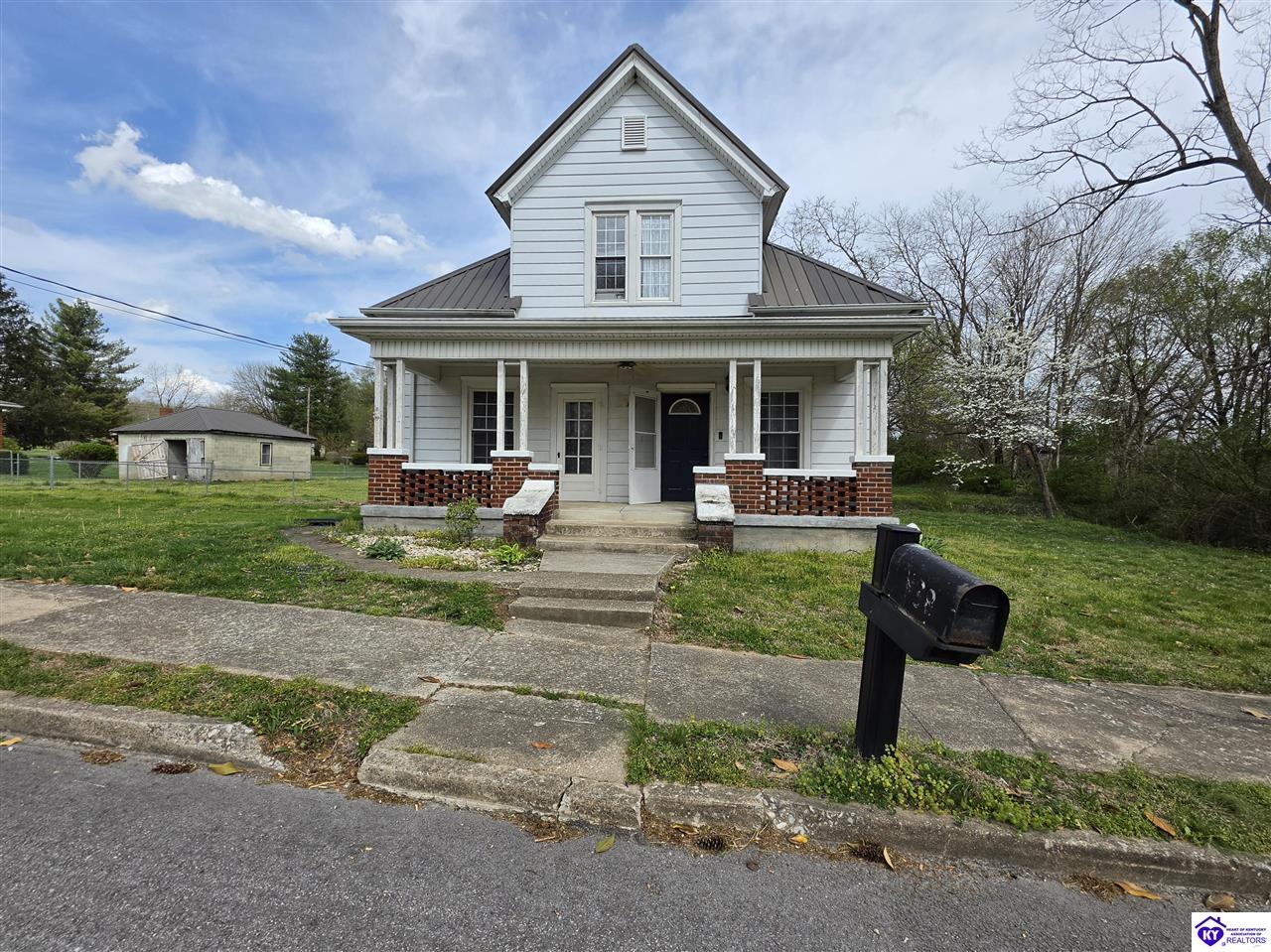 304 N WalnutUpton,&nbsp;KY&nbsp;42784