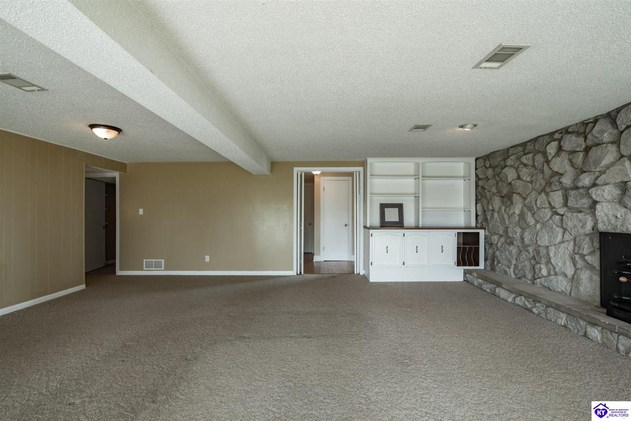 812 Burgundy Court Elizabethtown, KY 42701 #4