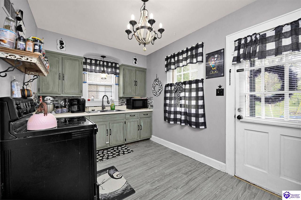 105 W Leech Avenue Glasgow, KY 42141 #3