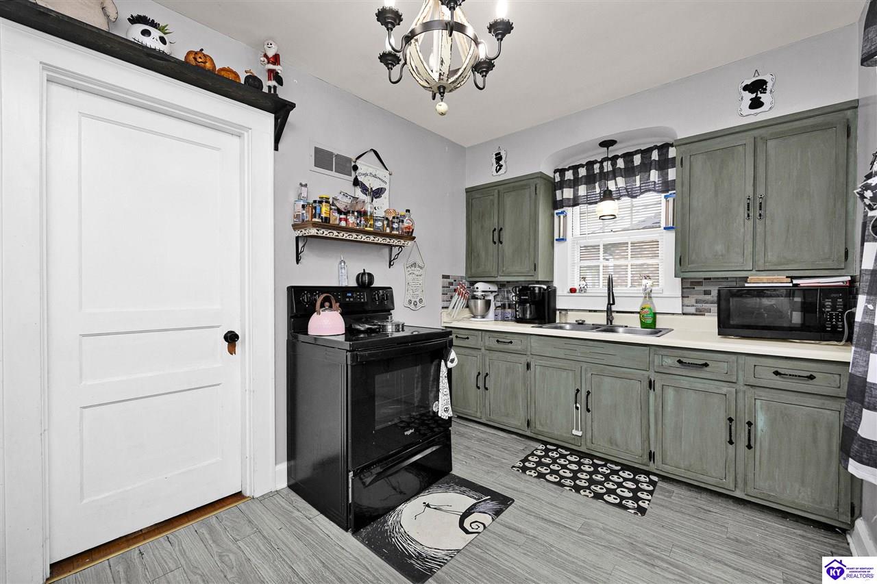 105 W Leech Avenue Glasgow, KY 42141 #4