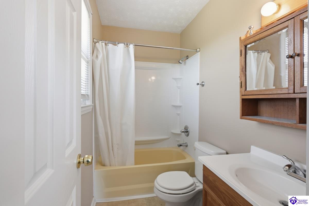 1887 Burns Road Radcliff, KY 40160 #2