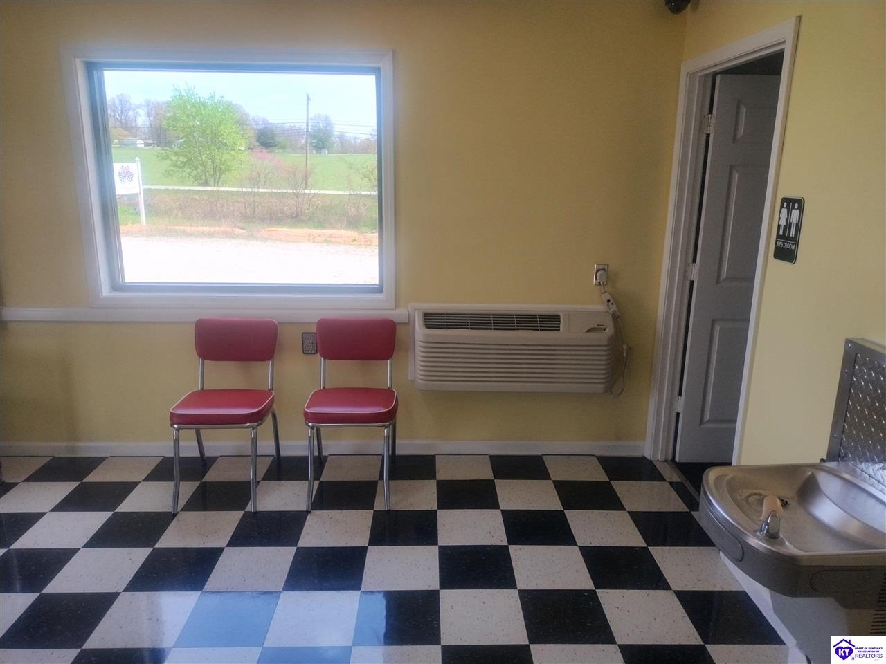 3273 S Dixie Highway Elizabethtown, KY 42701 #4