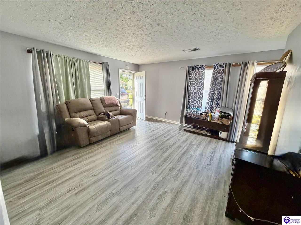 2612 Vonoa Drive Radcliff, KY 40160 #1