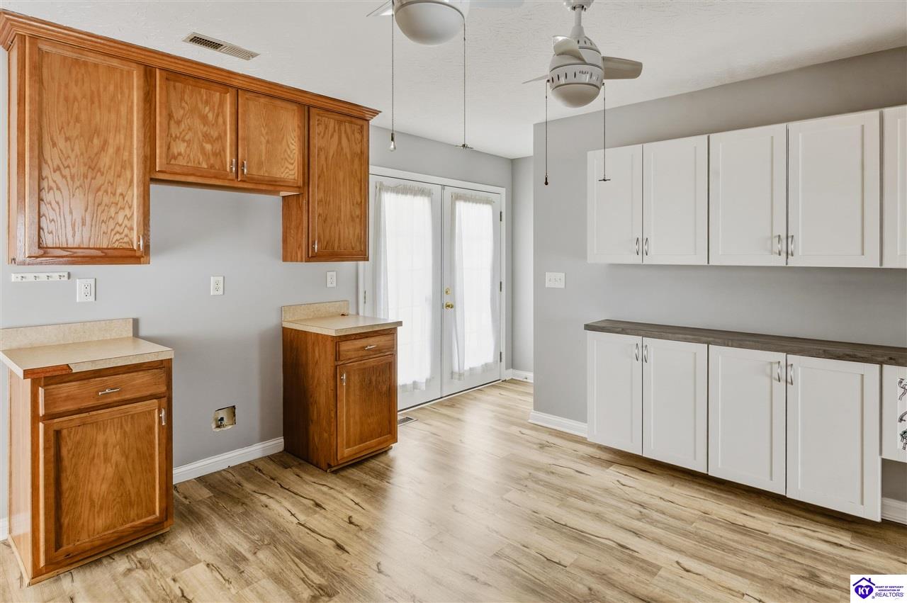3411 E Hebron Lane Shepherdsville, KY 40165 #3