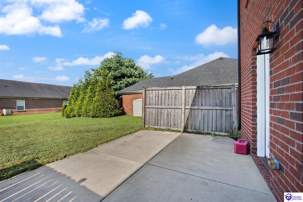 113 Graystone Court Bardstown, KY 40004 #4