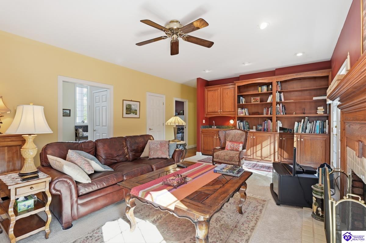 411 Red Bud Drive Elizabethtown, KY 42701 #3