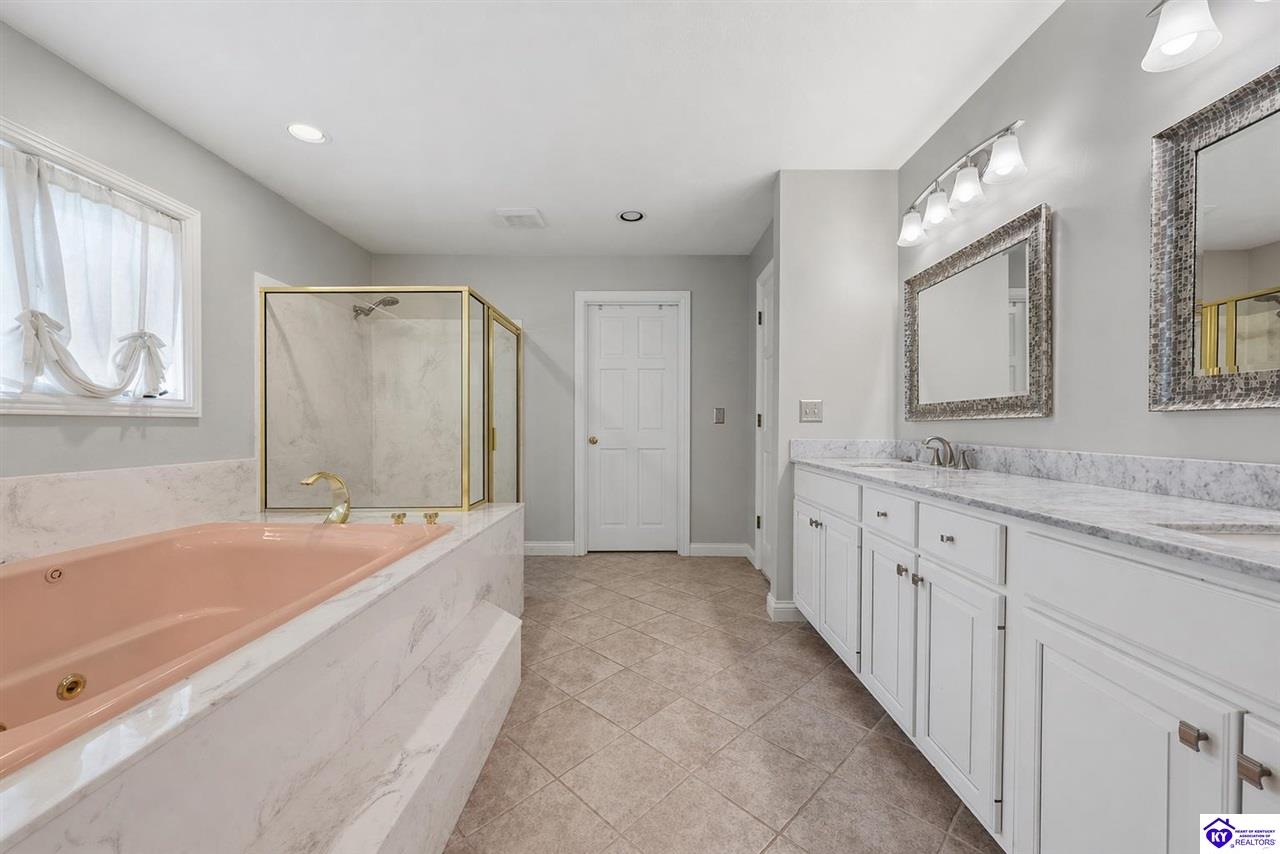 557 St Andrews Drive Vine Grove, KY 40175 #3