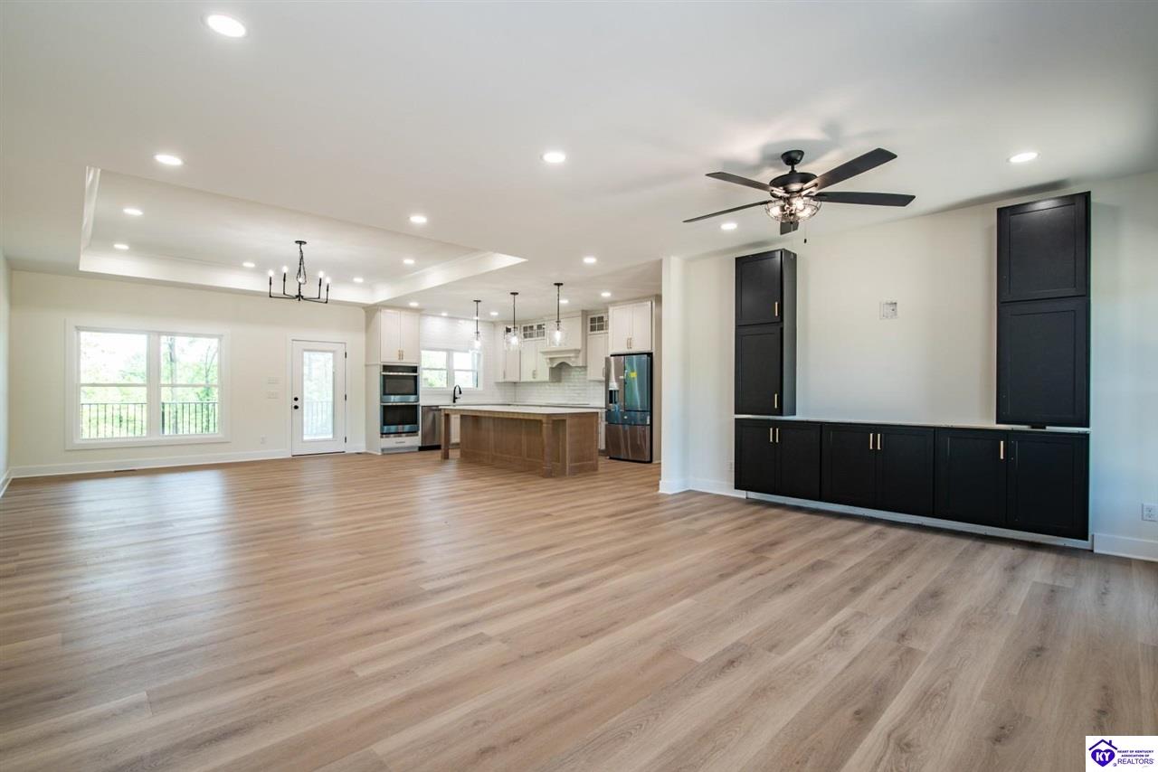 280 Still Meadow Ct Elizabethtown, KY 42701 #1